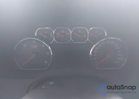 2018 Chevrolet Suburban Premier z USA, uszkodzony, nr VIN 1GNSCJKC8JR125331